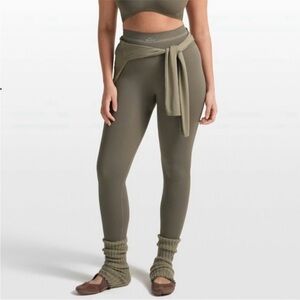 NWT Nike Skims Ribbed Seamless High Waist Leggings 26” Medium Dusty Oakmoss